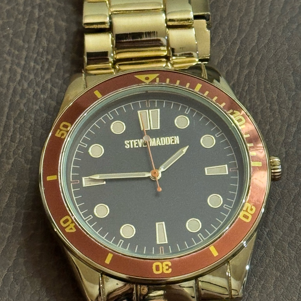 Steve Madden Two-tone Unisex Bracelet Watch